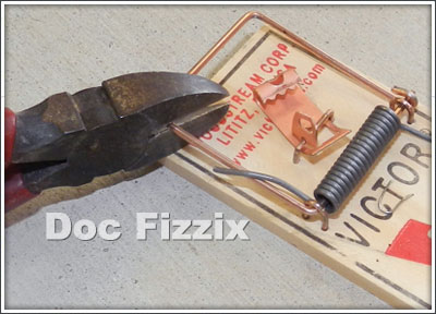 https://www.docfizzix.com/topics/construction-tips/Mouse-Trap-Cars/img/attaching-lever-arm-m4.jpg